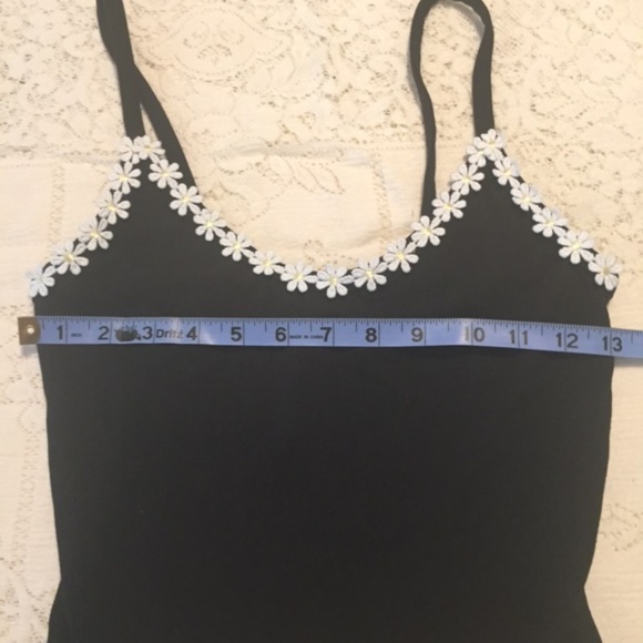 Forever 21 daisy tank top - Picture 5 of 5